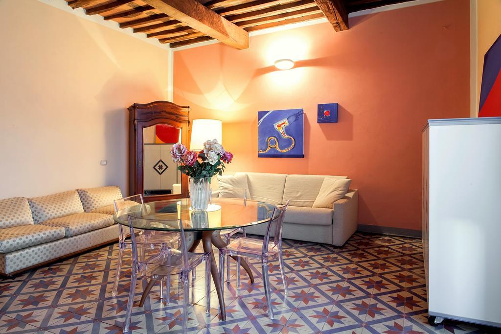 Bed and Breakfast Cavour33 à Massa  Extérieur photo