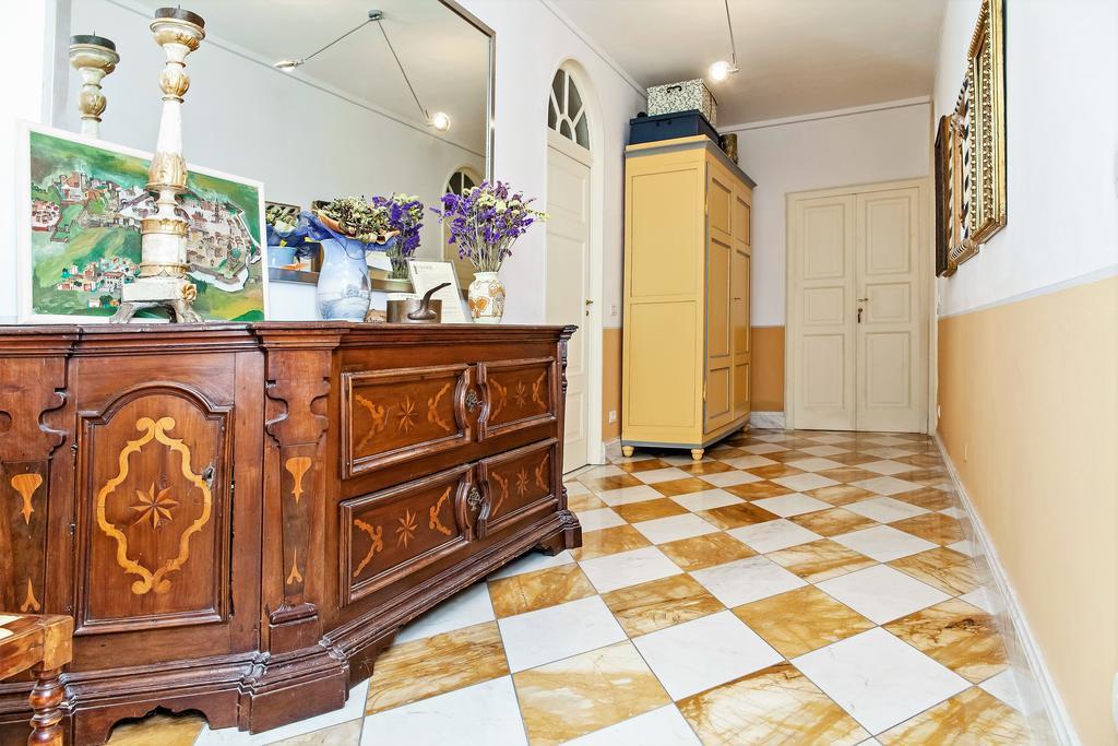 Bed and Breakfast Cavour33 à Massa  Extérieur photo